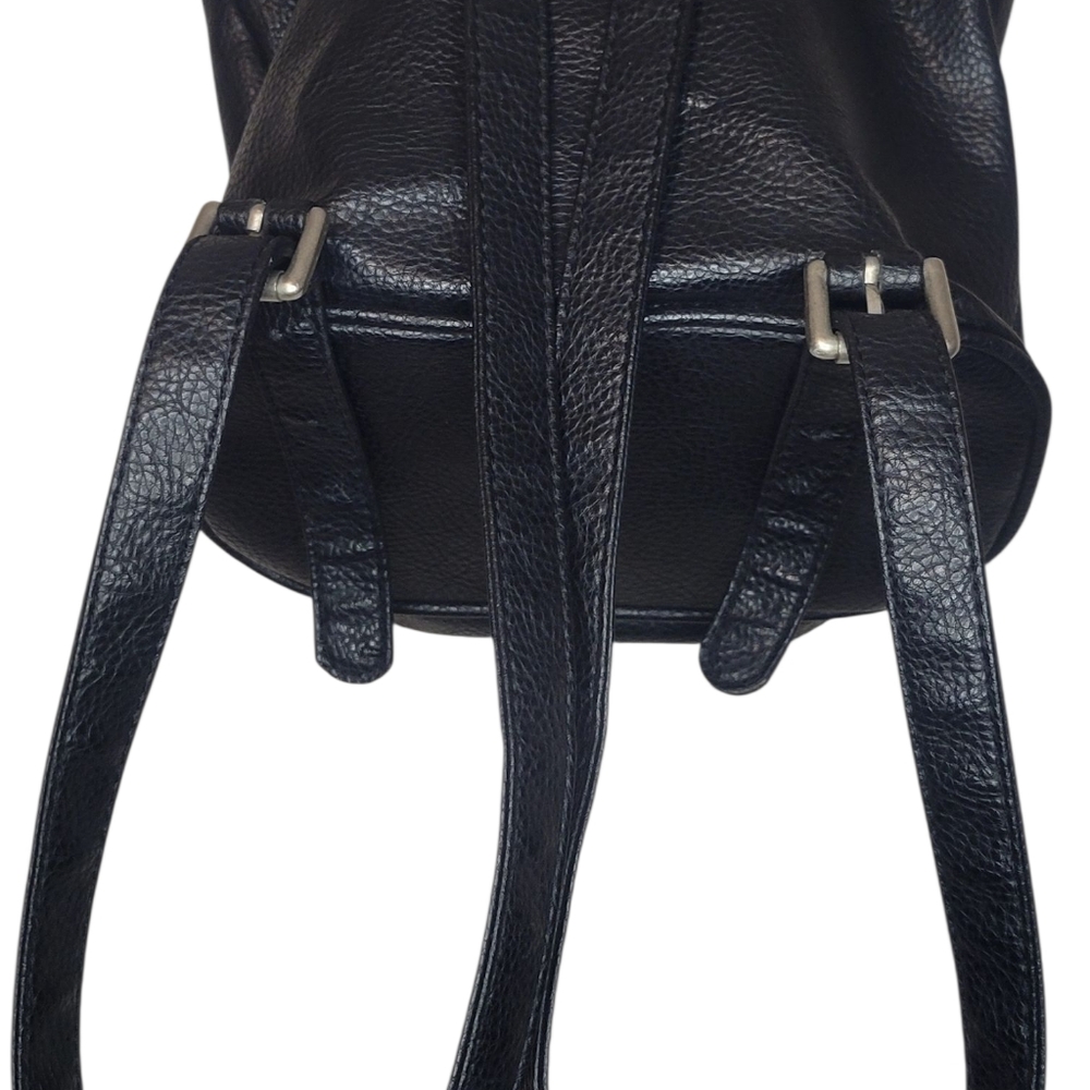Vintage 1990s GUESS USA Black Pebble Leather Buckle Drawstring Backpack - Picture 6 of 10